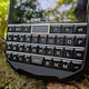 El teclado es competente e incluye soporte táctil para hacer scroll.